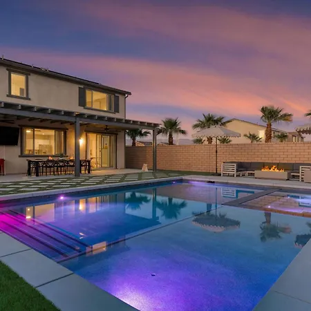 Desert Eden By Avantstay 6Br W Ensuite Backyard Oasis W Pool Hot Tub